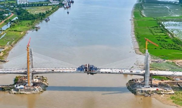 পায়রা বন্দরের সঙ্গে সরাসরি সড়ক যোগাযোগের পথ সুগম, আন্ধারমানিক সেতুর ডেক নির্মাণ সম্পন্ন